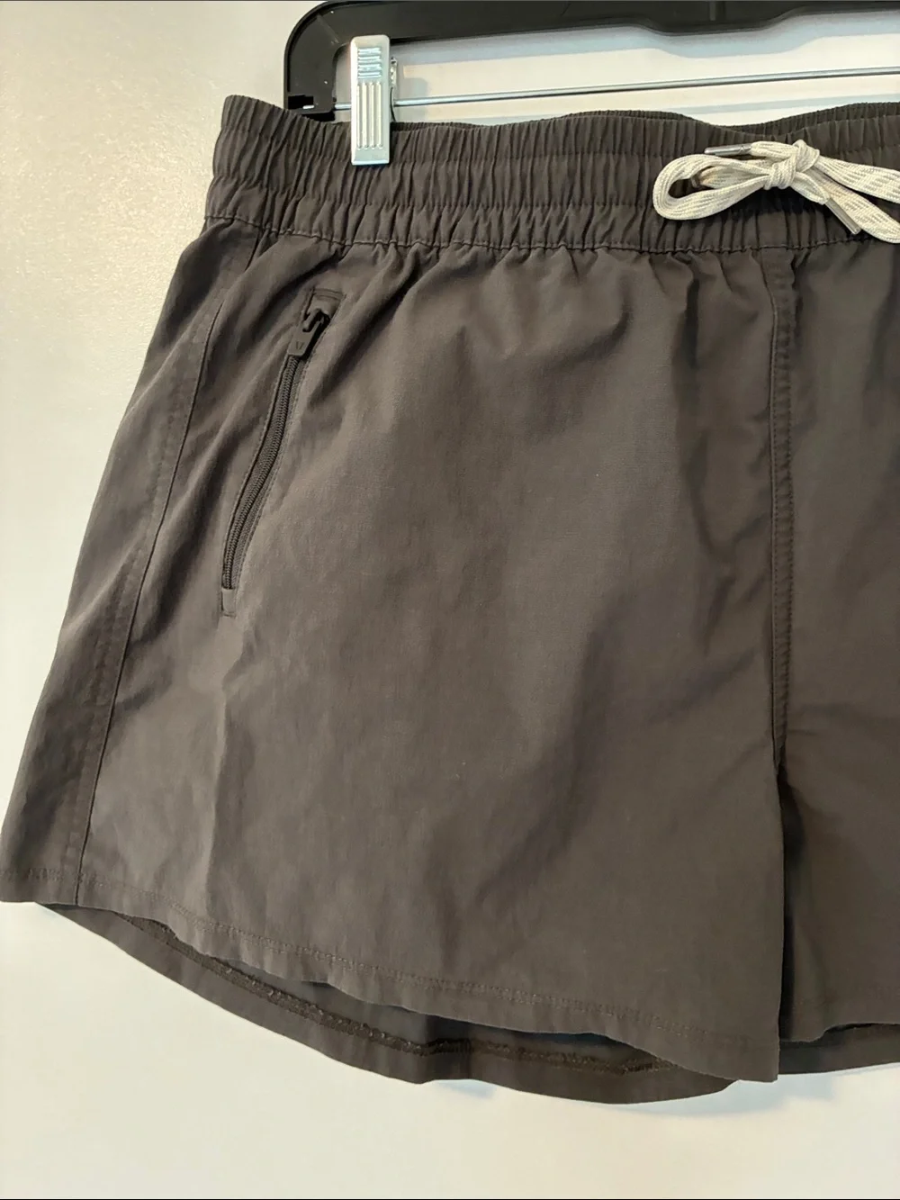Vuori Birch Shorts Gray